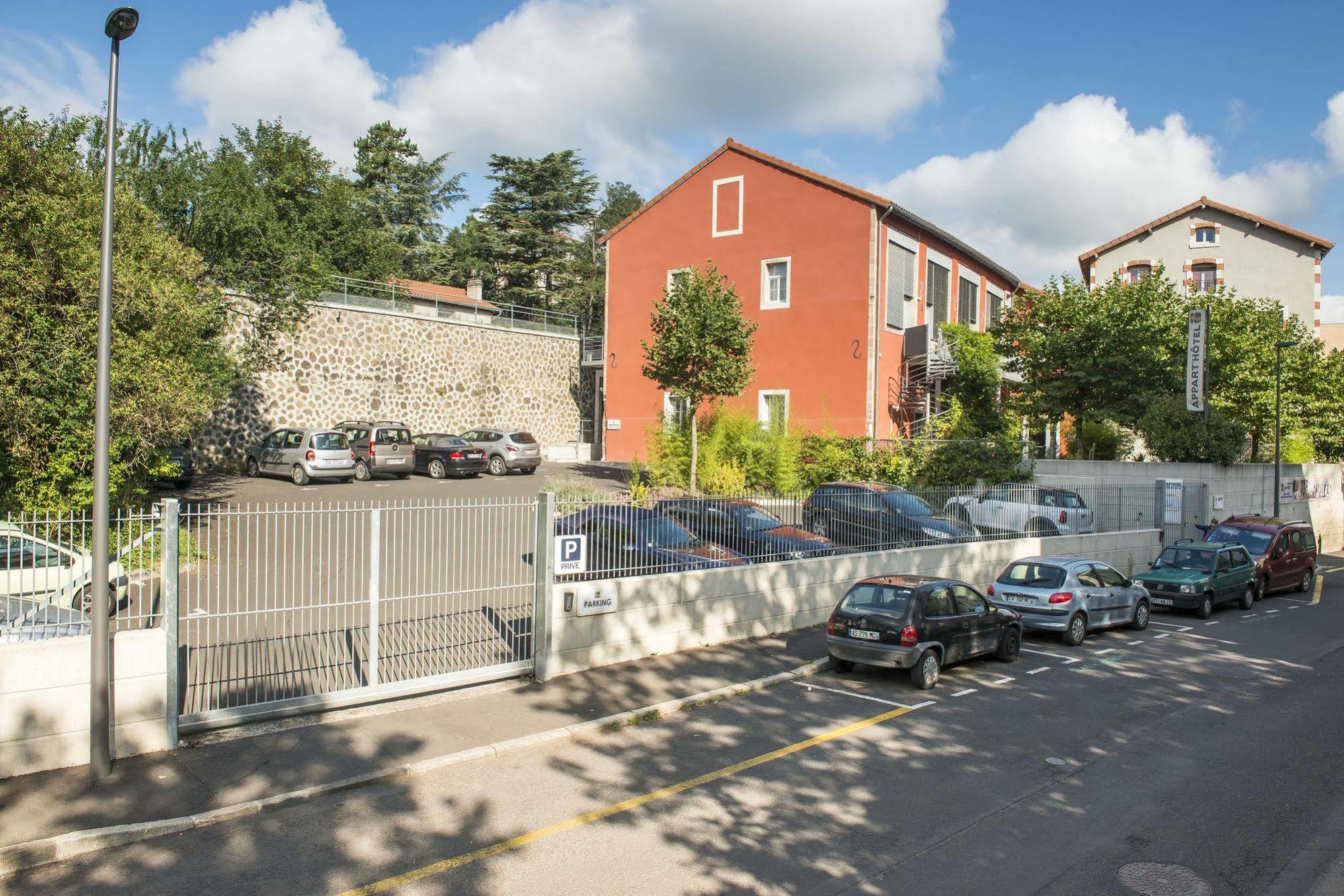 Gite D'Etape Des Capucins Le Puy-en-Velay Exterior photo
